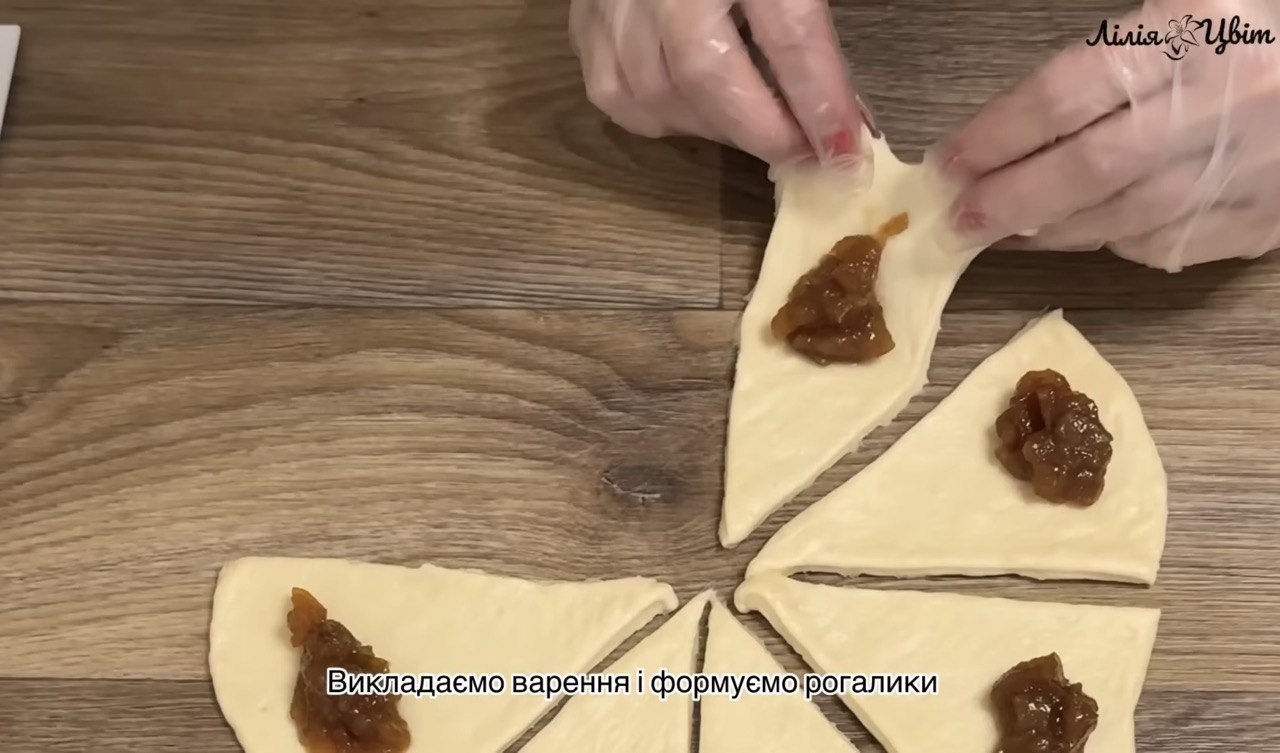 Бюджетные рогалики без масла и яиц: эта выпечка удивит всю семью