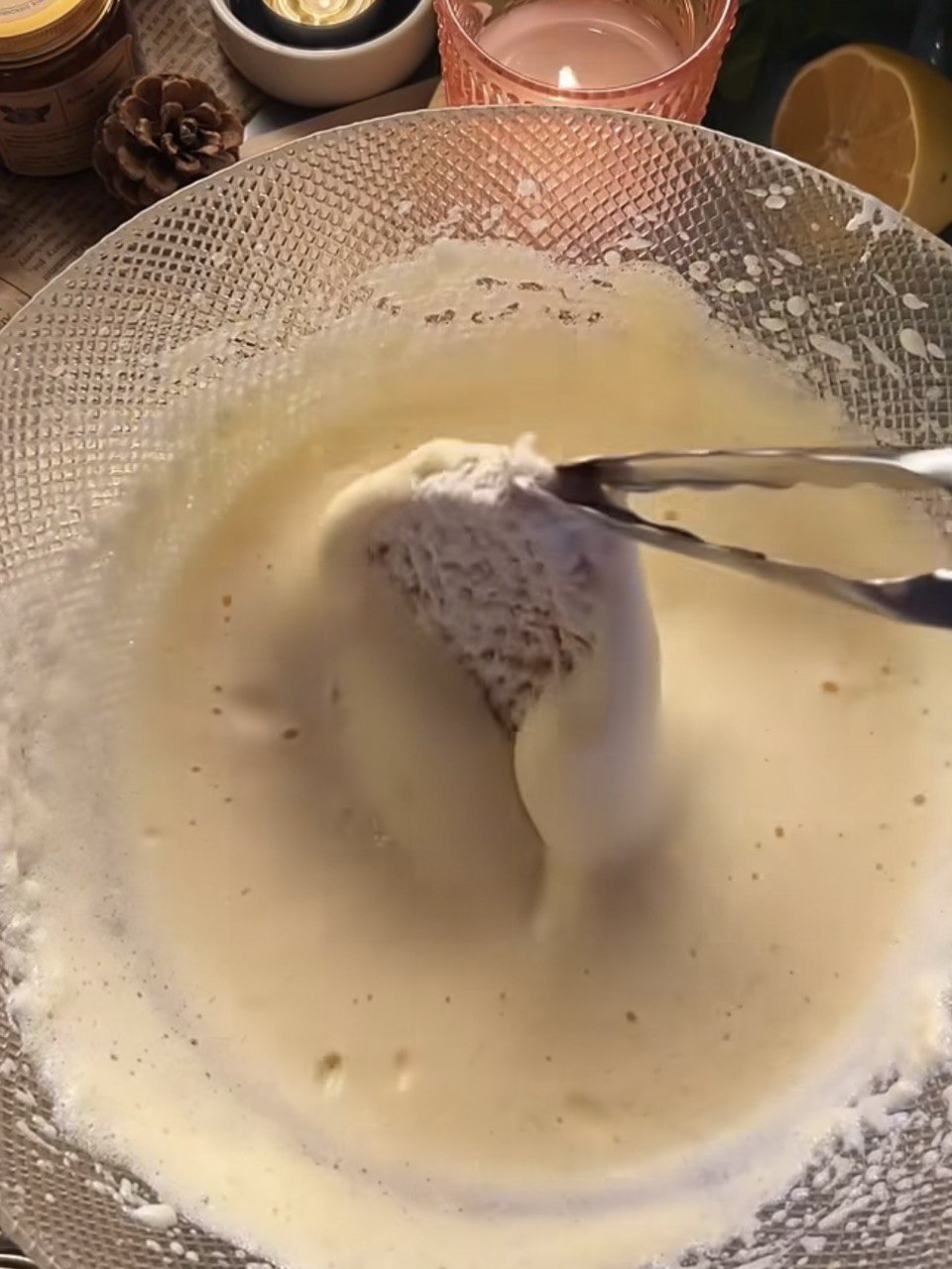 Смачно, як у бабусі: легкий рецепт пухких домашніх відбивних у клярі