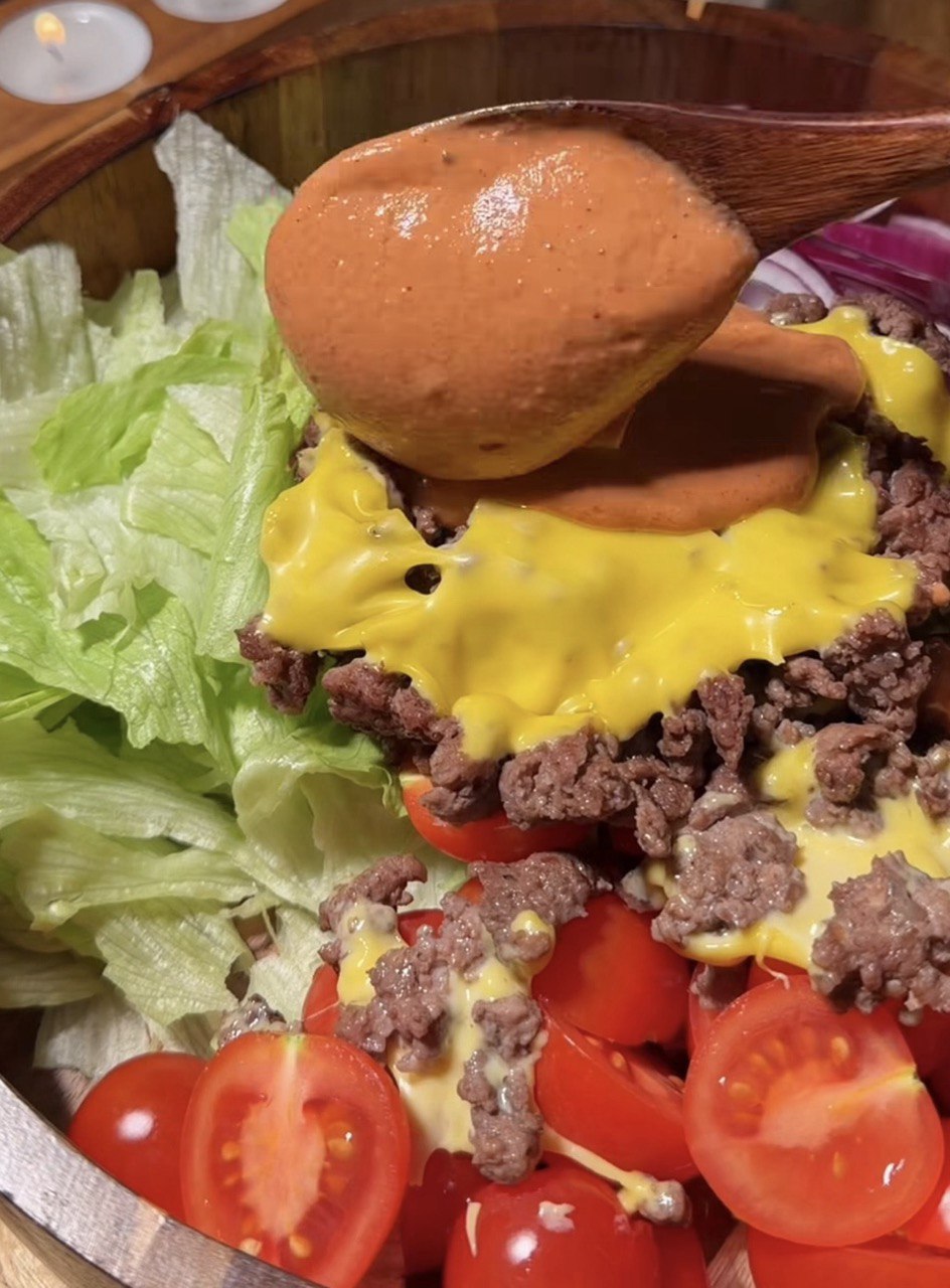 Забудьте про McDonald's: салат Чізбургер, який смачніший за будь-який бургер