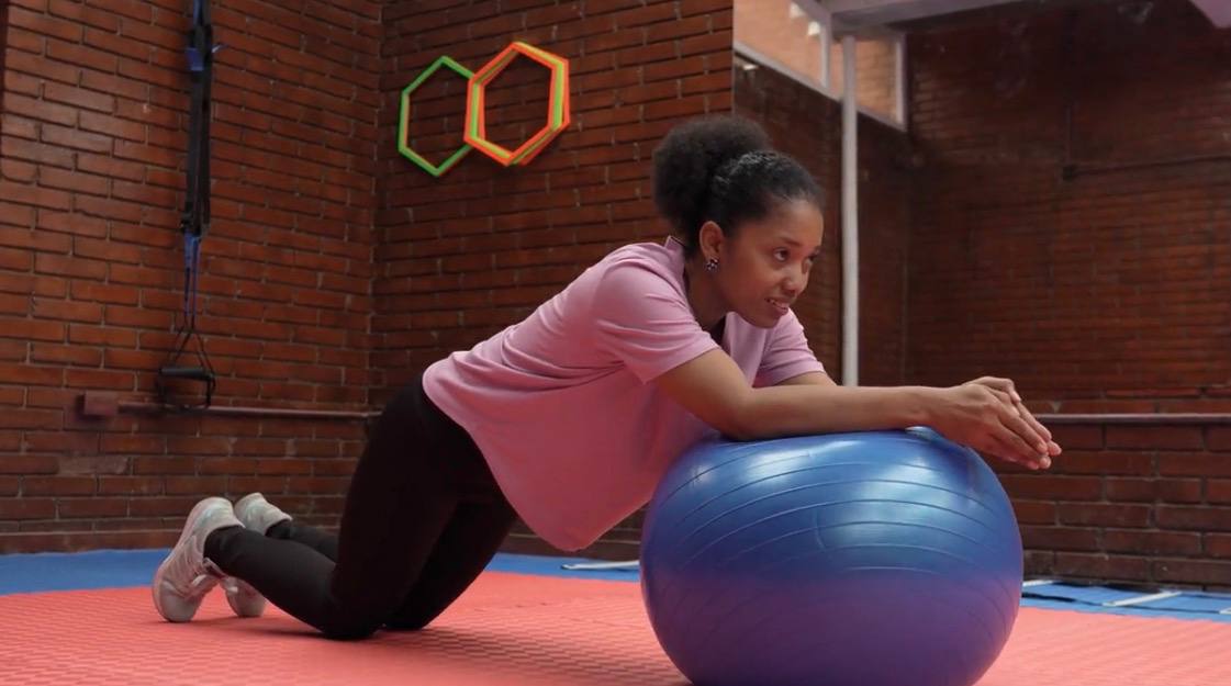 Забудьте про пілатес: 10 вправ, які реально зміцнюють м'язи