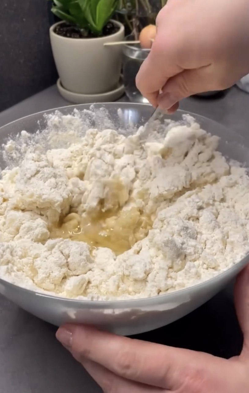 Ідеальне тісто на вареники: легке у роботі та не розварюється