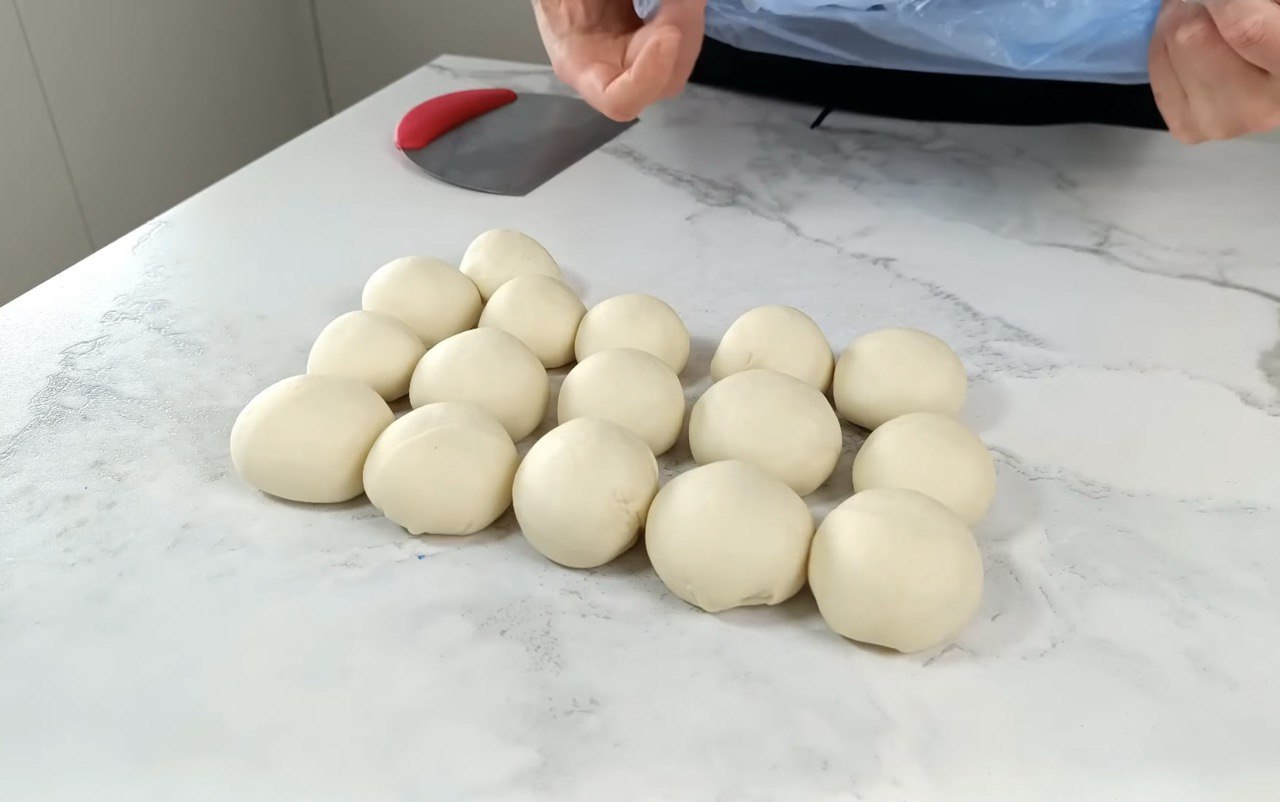 Секрет хрустящих и нежных чебуреков раскрыт: просто добавьте это в тесто