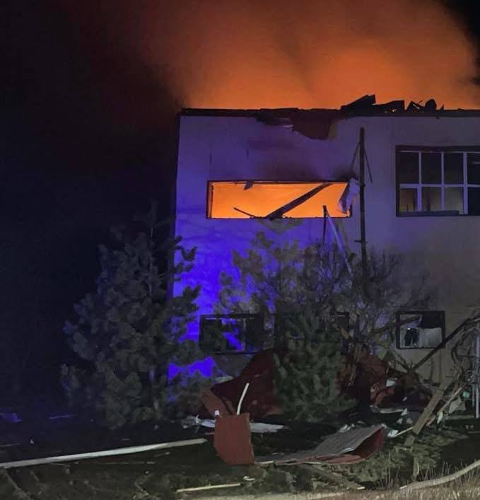 Росіяни вдарили по критичній інфраструктурі на Одещині, виникла пожежа