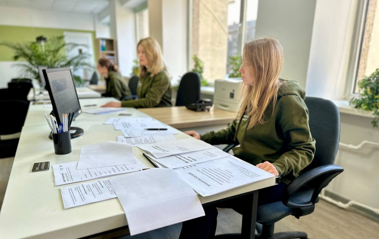 "Вы в розыске ТЦК". Что на самом деле происходит с женской мобилизацией в Украине