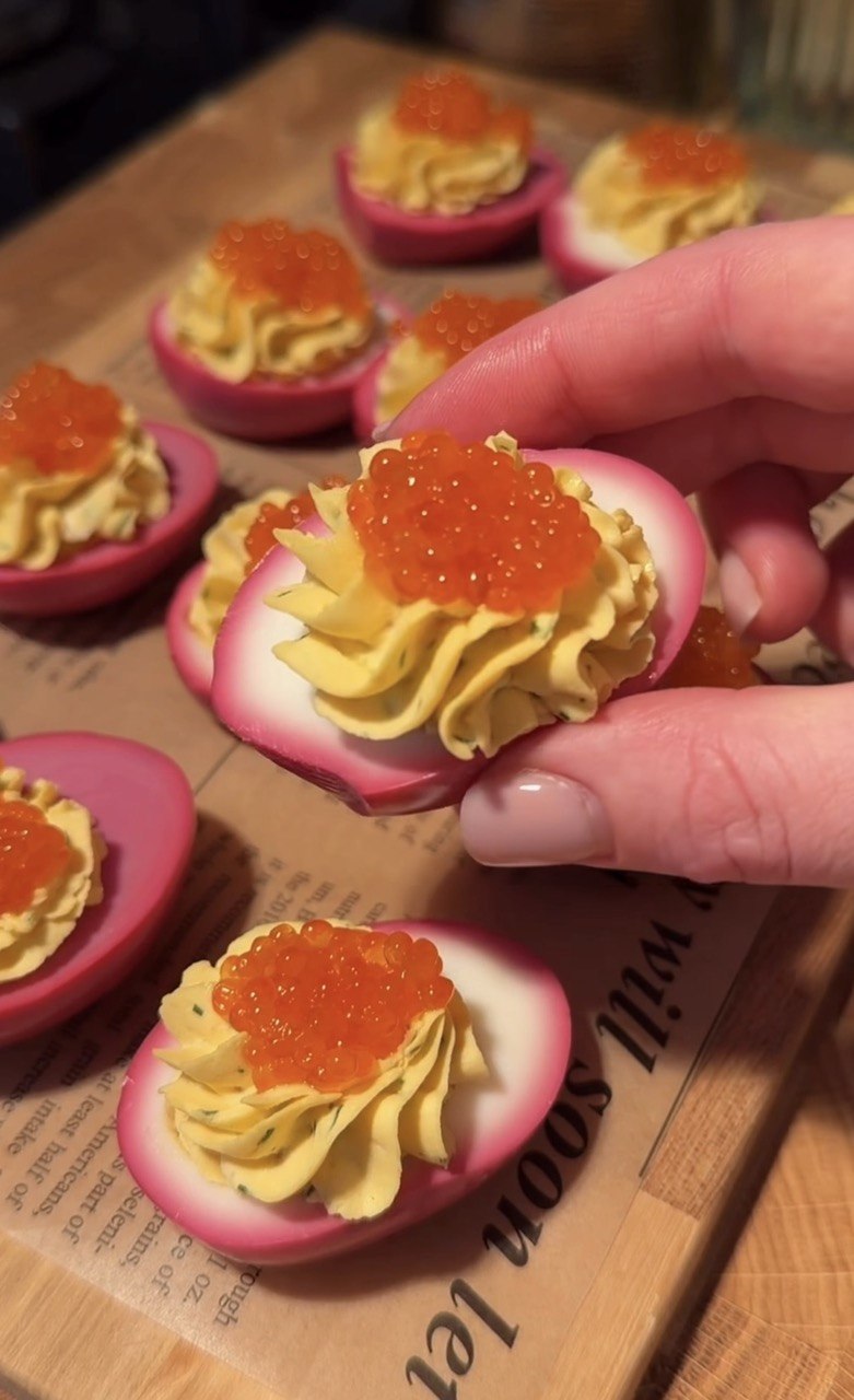 Праздничный стол без света: эти салаты и закуски спасут ситуацию