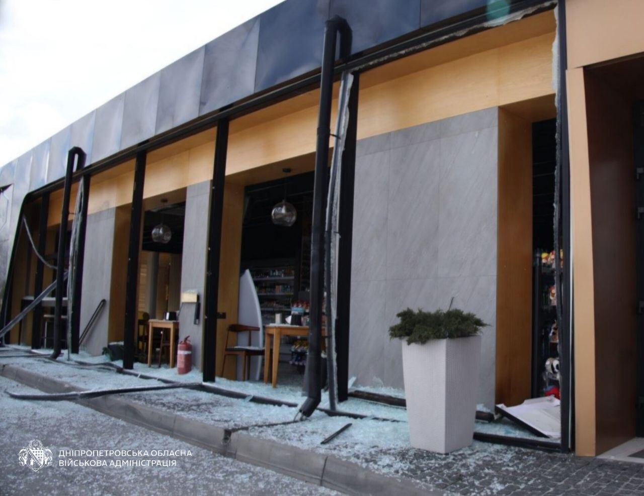 РФ ударила ракетой по Днепру: есть раненые и погибшие, много "тяжелых" (фото)