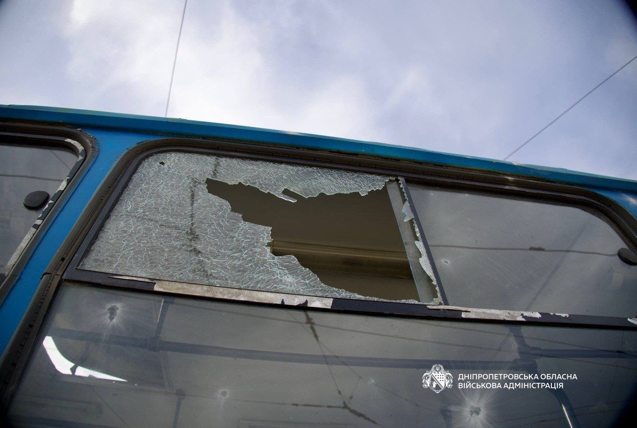 У Дніпрі дрон влетів в тролейбусне депо: які наслідки (фото)