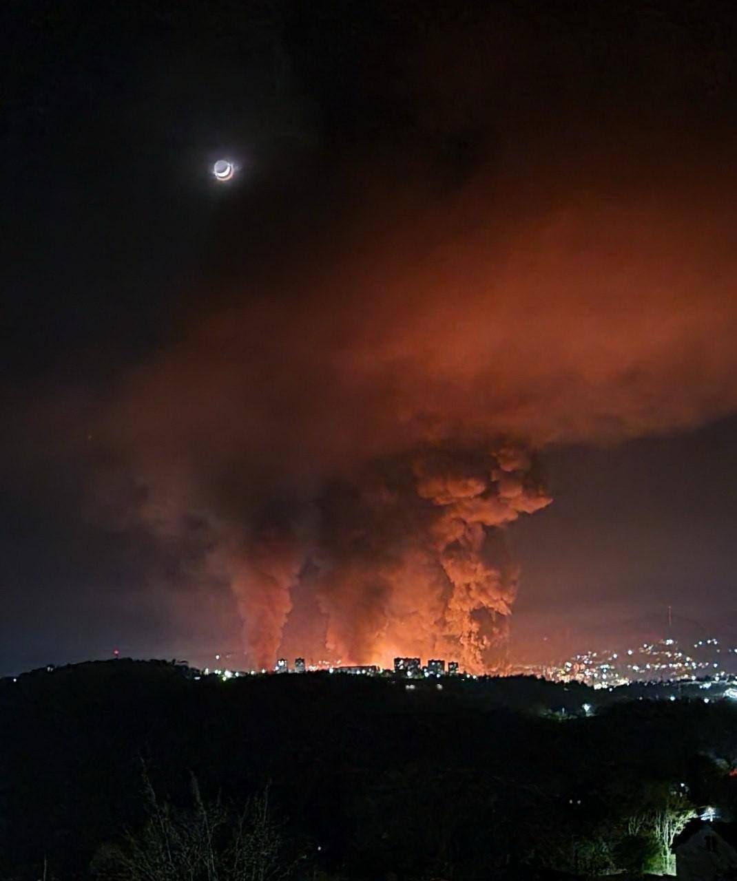 Пожежа на НПЗ в Туапсе після атаки дронів триває вже п'яту добу