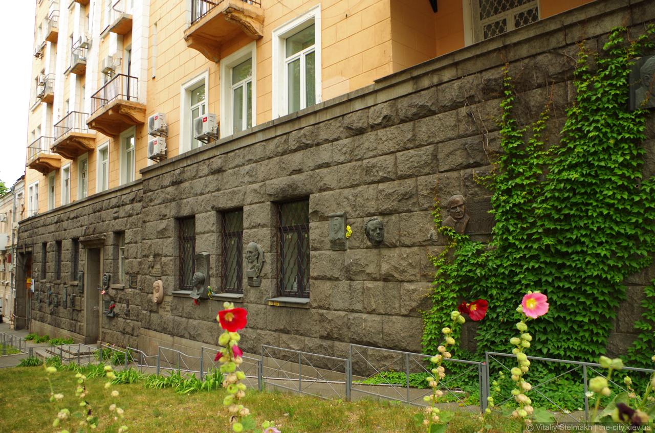 Які таємниці багато років приховує "Роліт" - будинок, який зберігає злочини СРСР