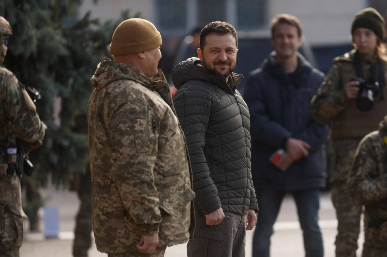 Дивіться, як у Херсоні вітають Зеленського: емоційні фото і відео