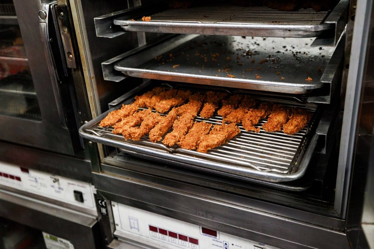 Вкус под контролем: как KFC придерживается мировых стандартов и делает ставку на украинских производителей