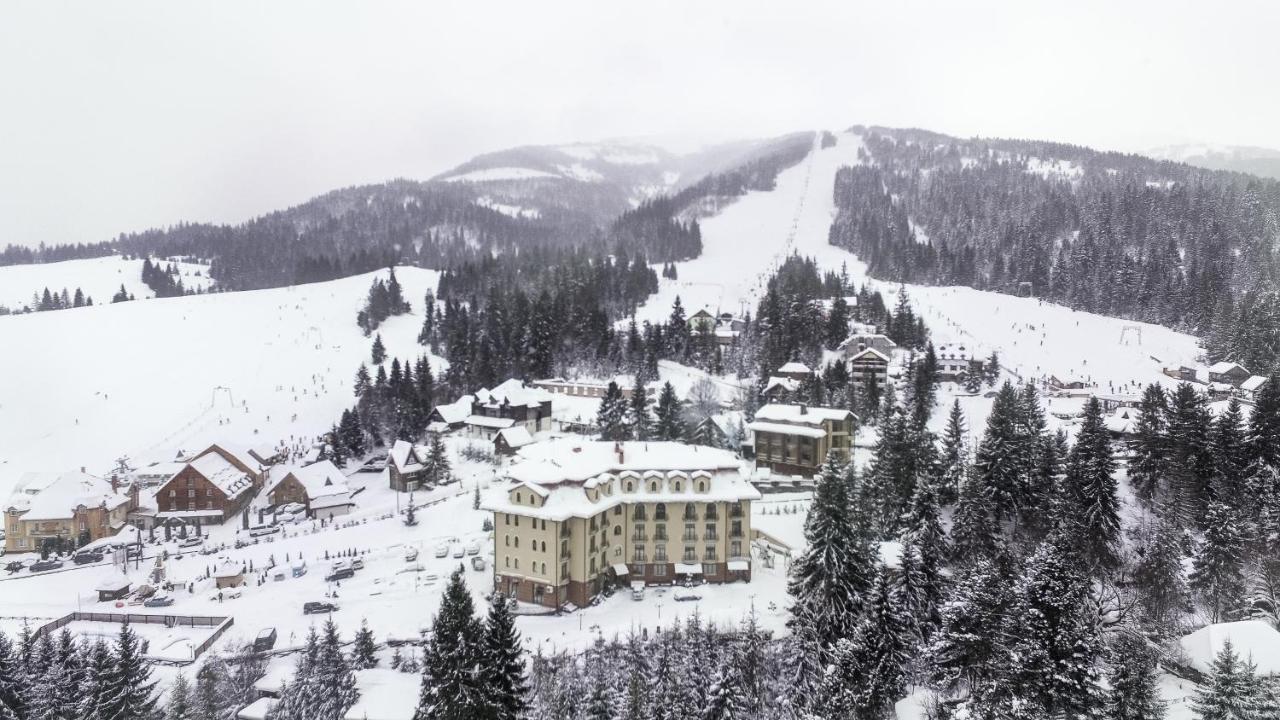 Захмарні ціни. Скільки коштує відпочинок  на Новий рік у Карпатах