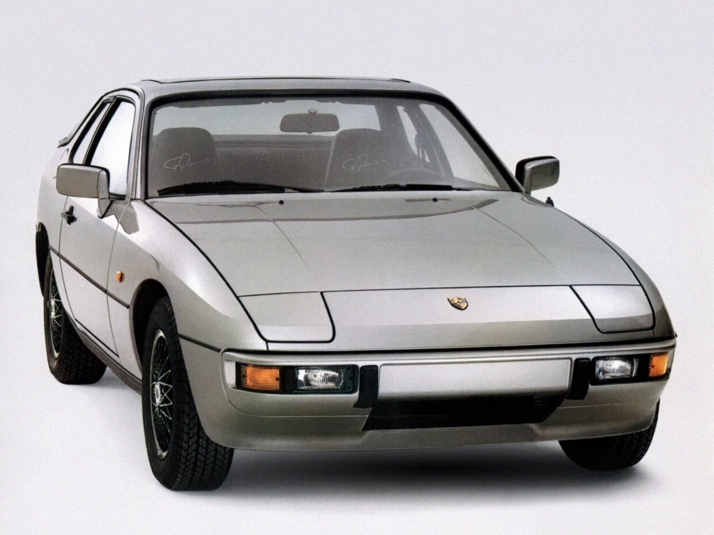 Колеса для Гуччі: які розкішні автомобілі можна побачити у фільмі "Дім Gucci"