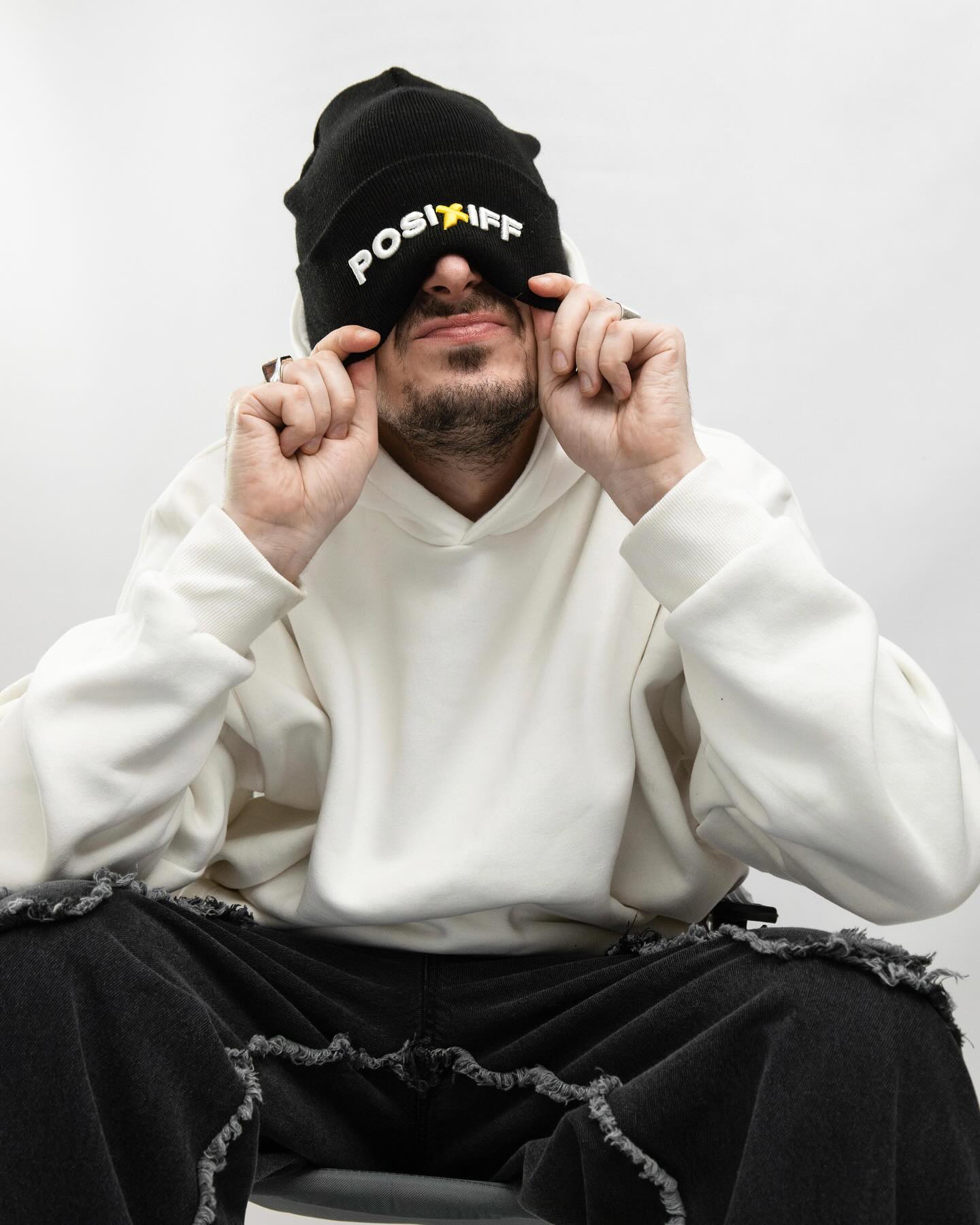 Більше ні краплі: 6 українських зірок, які страждали від алкогольної залежності