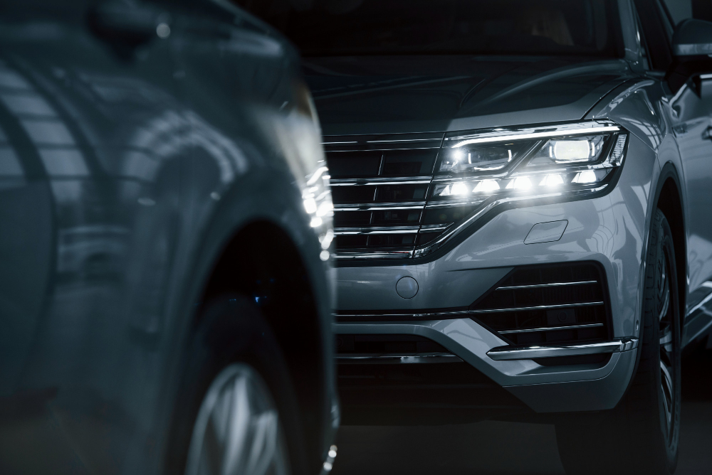 До уваги водіїв! Коли вже треба вмикати ближнє світло фар за містом