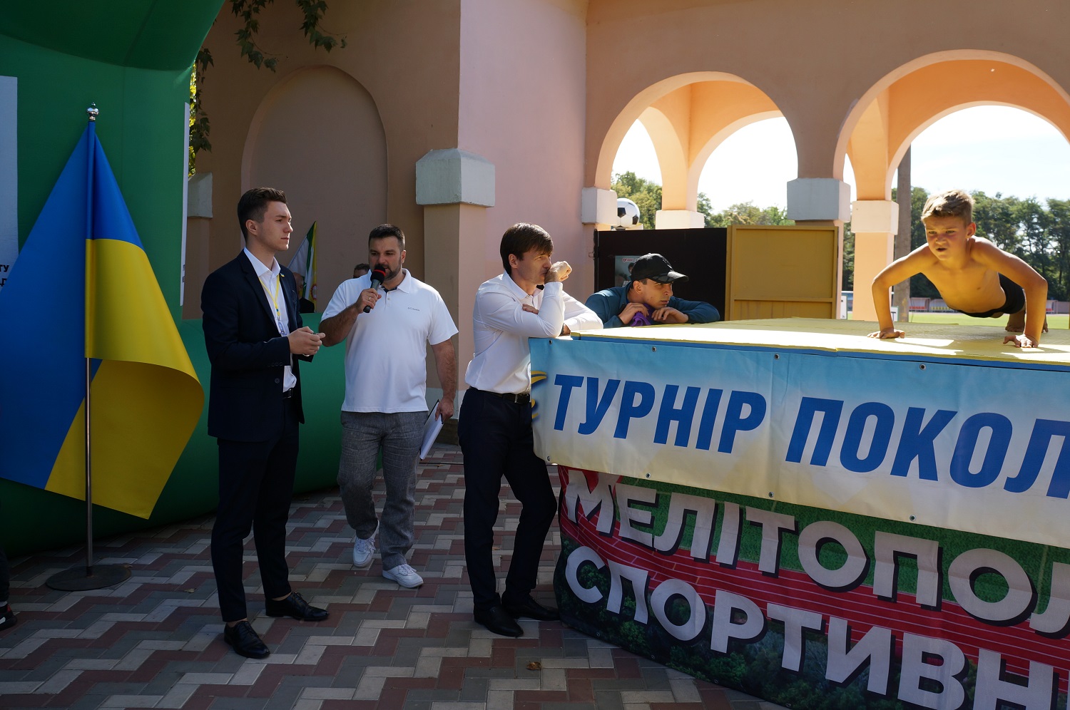 9-летний украинец установил потрясающий рекорд: вы только посмотрите на юного спортсмена!