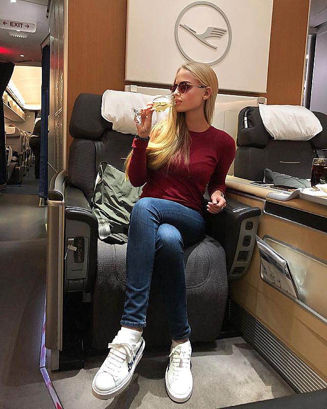 Що ми знаємо про Поліну - подругу "афериста з Тіндера": як вона виглядає зараз і чим займається (фото)