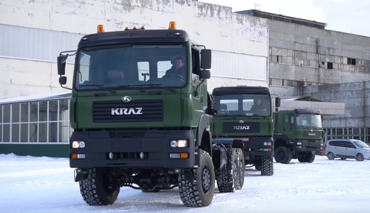 КрАЗ для перевозки танков и полицейские автомобили-фантомы. Главное из мира авто в Украине