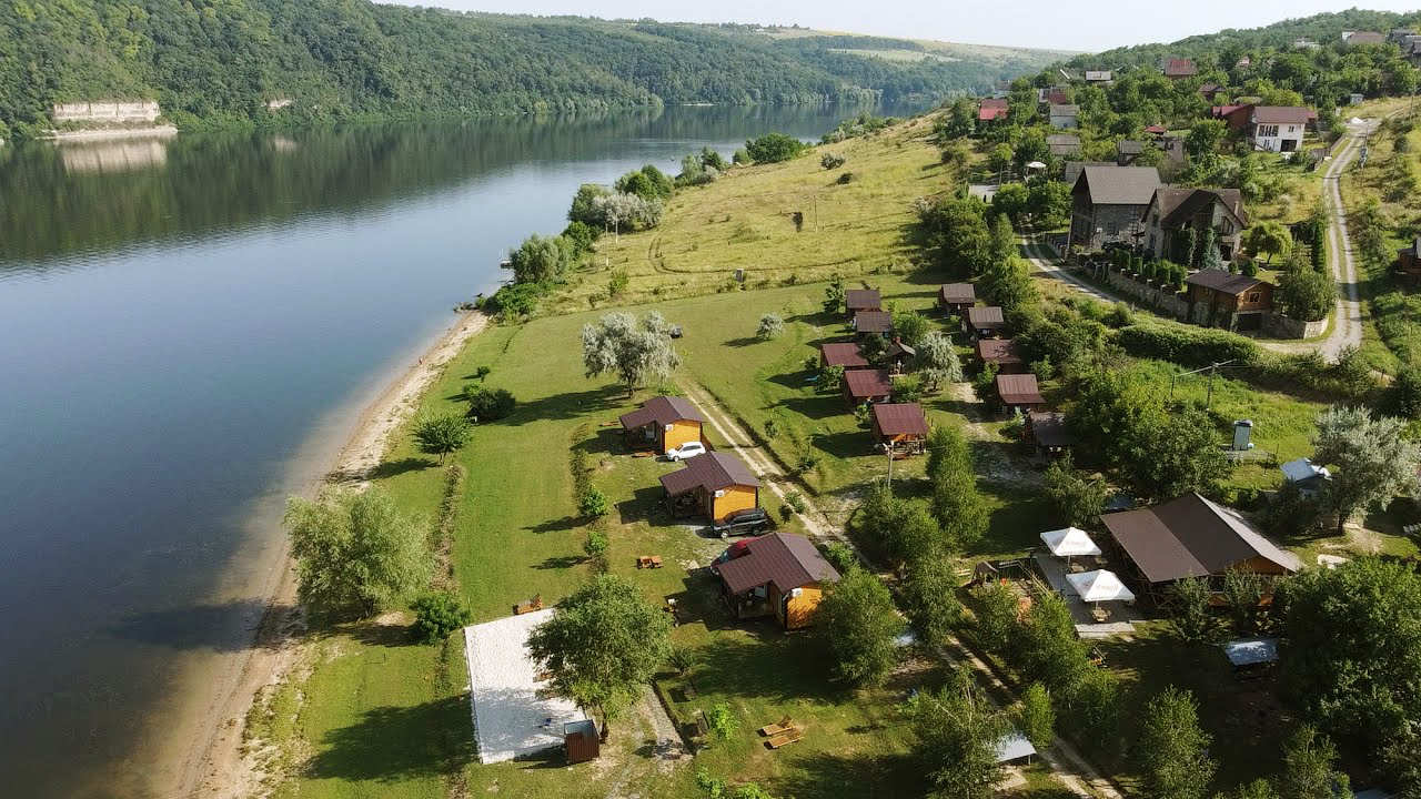 Не лише Карпати. Де можна бюджетно відпочити в Україні влітку