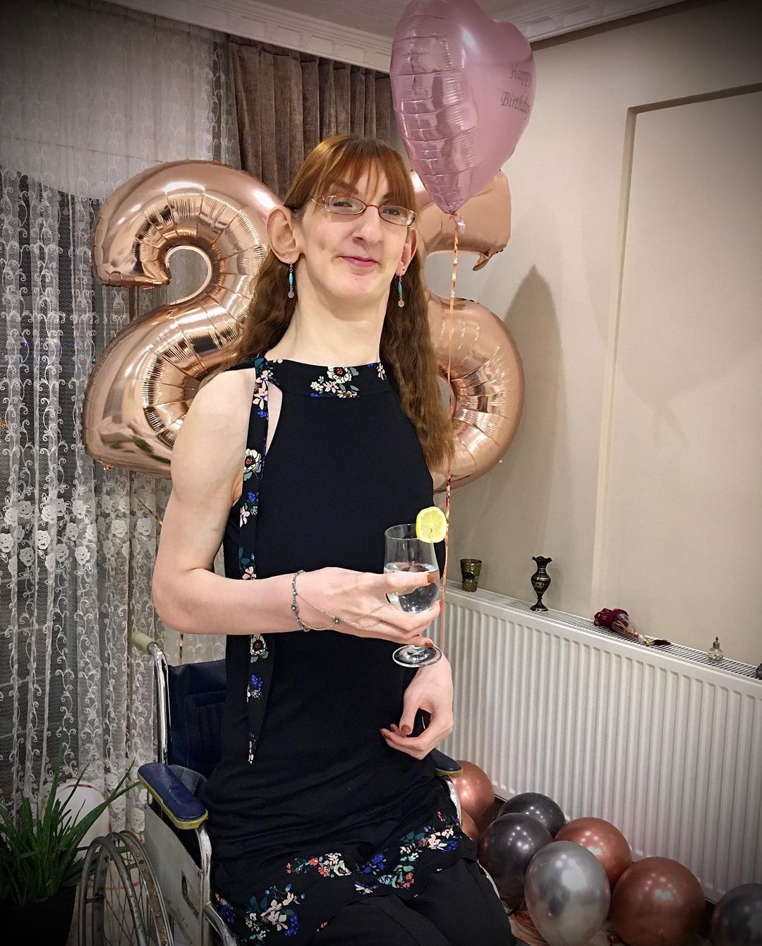 Самая высокая женщина мира попала в Книгу рекордов Гиннеса: как она выглядит сейчас (фото)