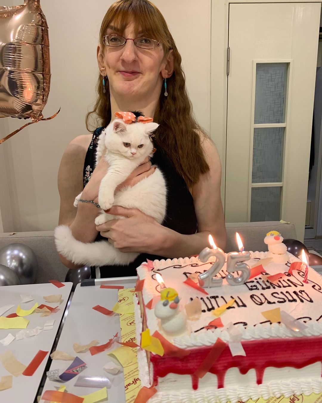 Самая высокая женщина мира попала в Книгу рекордов Гиннеса: как она выглядит сейчас (фото)