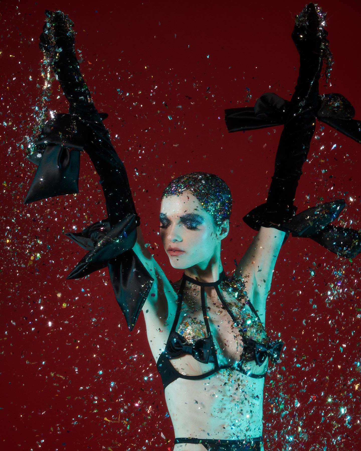 Вбрання від українського дизайнера зʼявилось на обкладинці закордонного глянцю (фото)