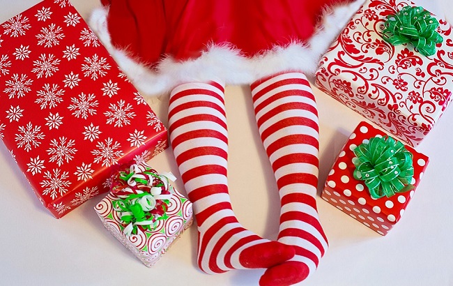 А вы знали? Почему на День святого Николая подарки кладут под подушку и в носки