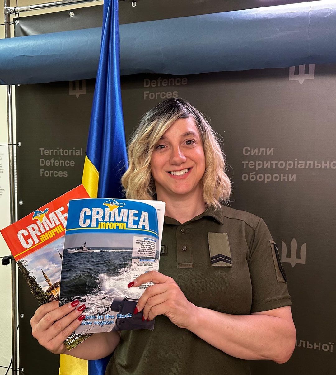 Від неї казяться всі росіяни. Хто така трансгендер Сара Ештон-Сірілло та що вона робить для України (фото)