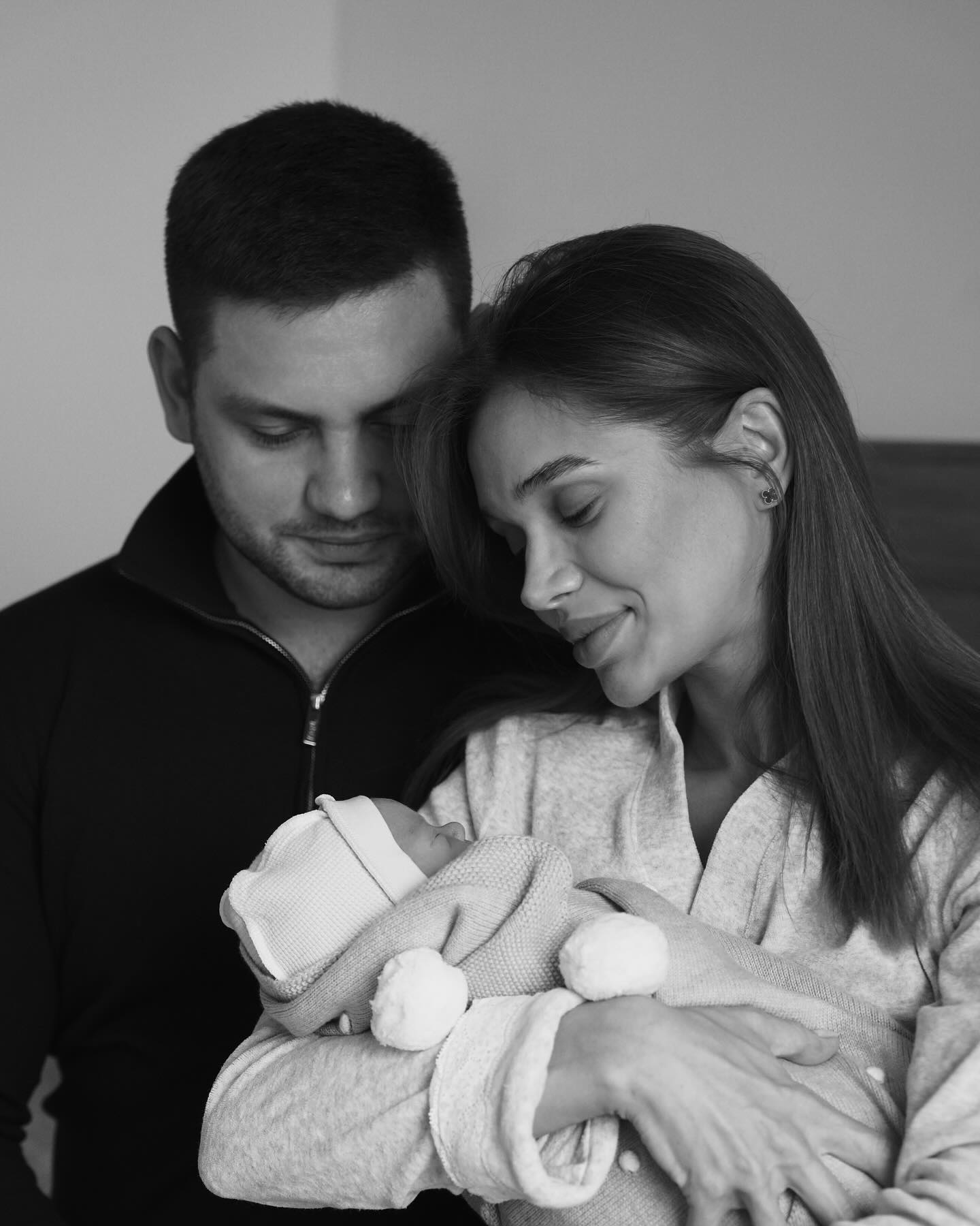 Зірковий бебі-бум 2023: у Ivan NAVI народився первісток, а Тарабарова стала багатодітною мамою