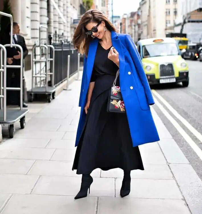 З чим носити пальто навесні 2023: яскраві фотоприклади