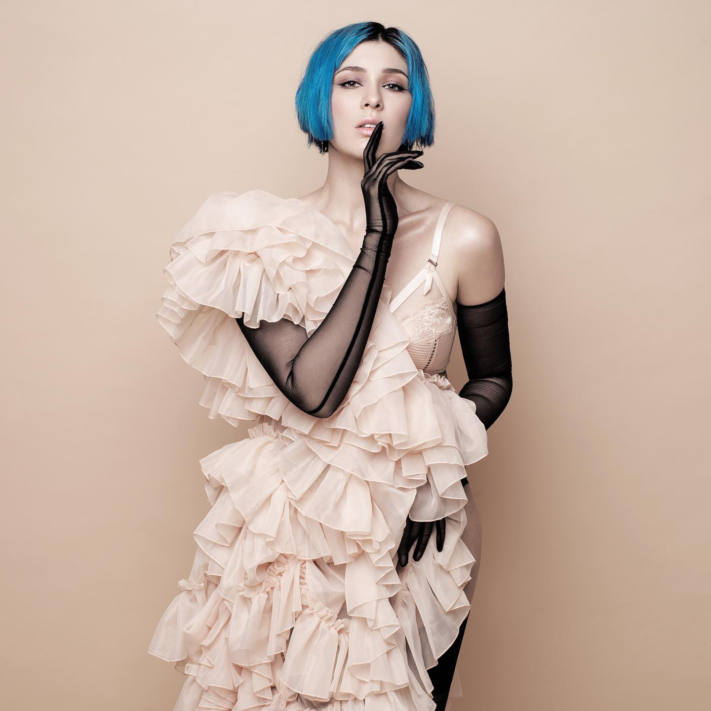 Вернувшаяся в Россию молчунья MARUV внезапно спела на украинском (аудио)