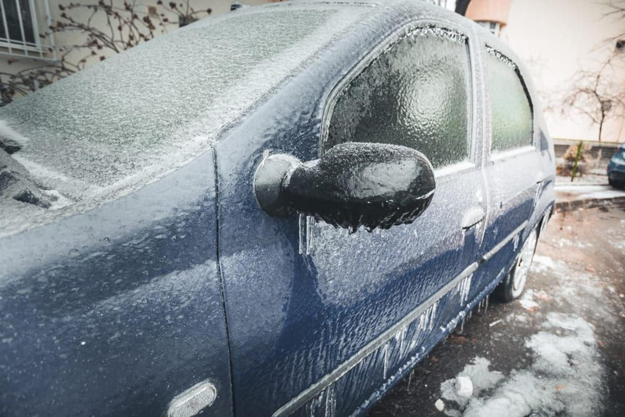 Пережить морозы: 5 лайфхаков, которые помогут автомобилисту справиться с зимними холодами