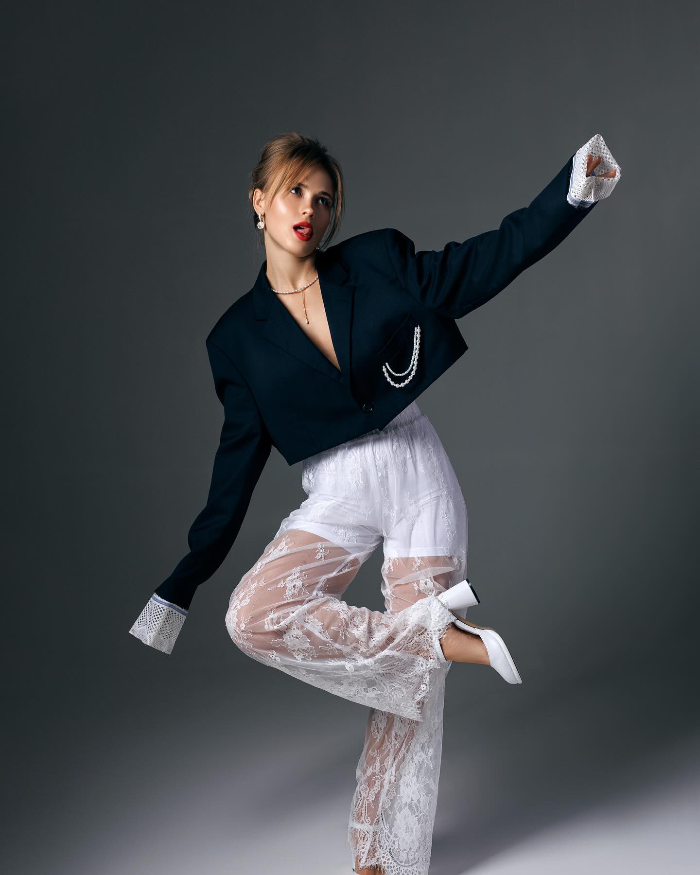 Анна Кошмал приголомшила новим сміливим образом (фото)