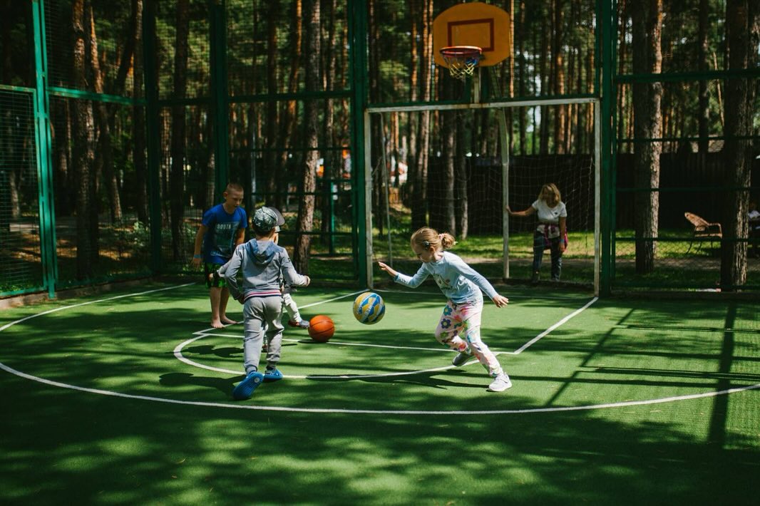 10 заміських будинків і комплексів для відпочинку під Києвом: скільки коштує оренда та як дістатися