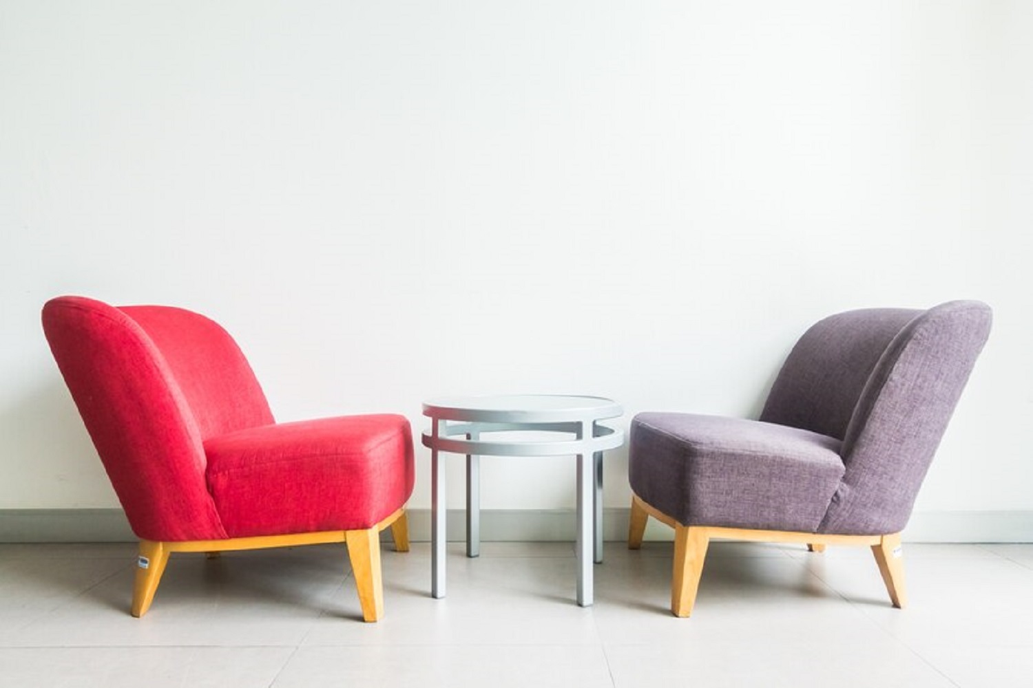 Модний провал: 5 меблів та рішень в інтер'єрі, які безнадійно застаріли у 2025-му