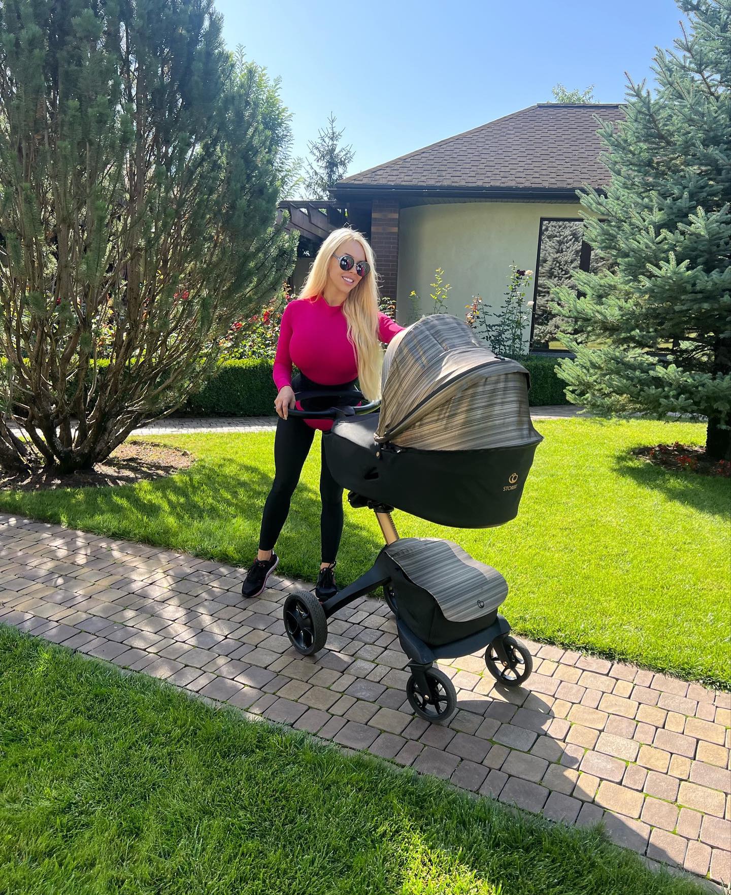 Українська співачка і зірка Playboy замилувала фото новонародженої донечки Євлалії