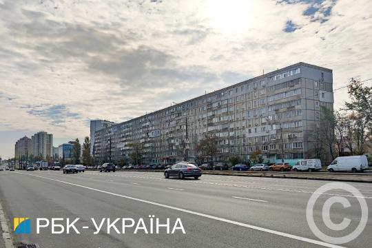 Балкон-косинка, коридор-трамвайчик та "паперові" стіни: які квартири не варто купувати