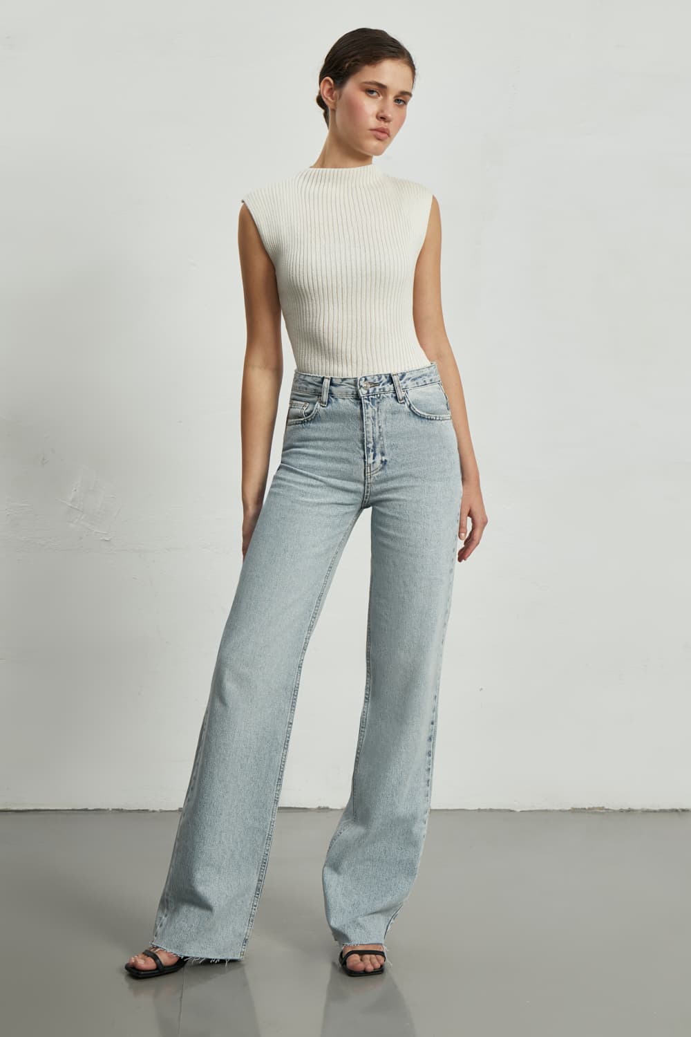 Як зібрати базовий гардероб у 2025: must-have речі для стильних образів від українських брендів