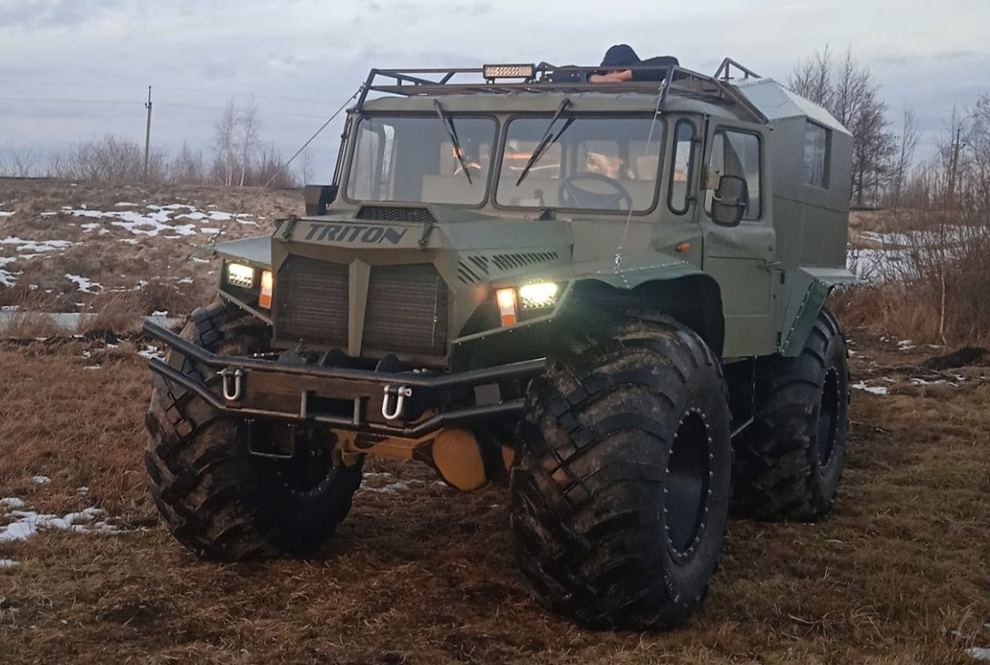 Для покорения болот: в Украине мастер-самоучка построил экстремальный вездеход