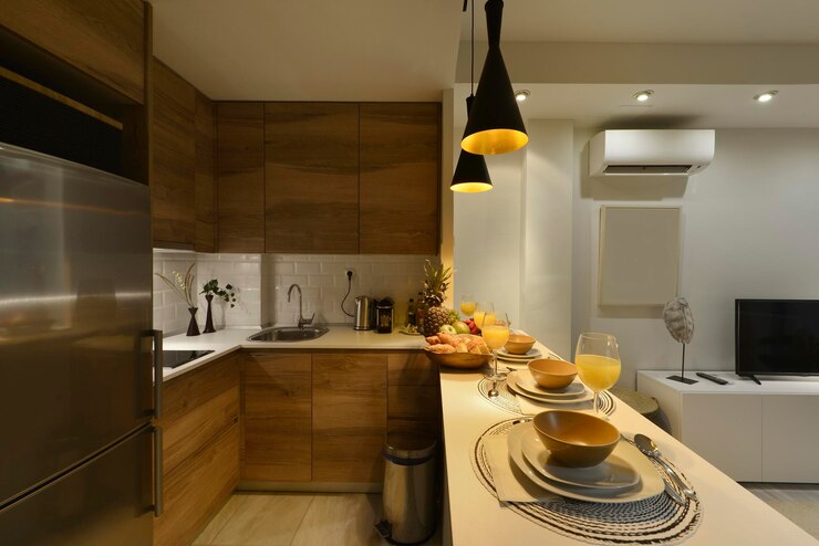 Позбудьтеся їх негайно: ось які речі знецінюють та "старять" вашу кухню