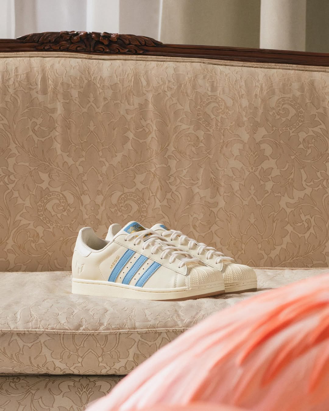 Новые Superstar от Adidas и Месси: фанаты нашли скрытые пасхалки