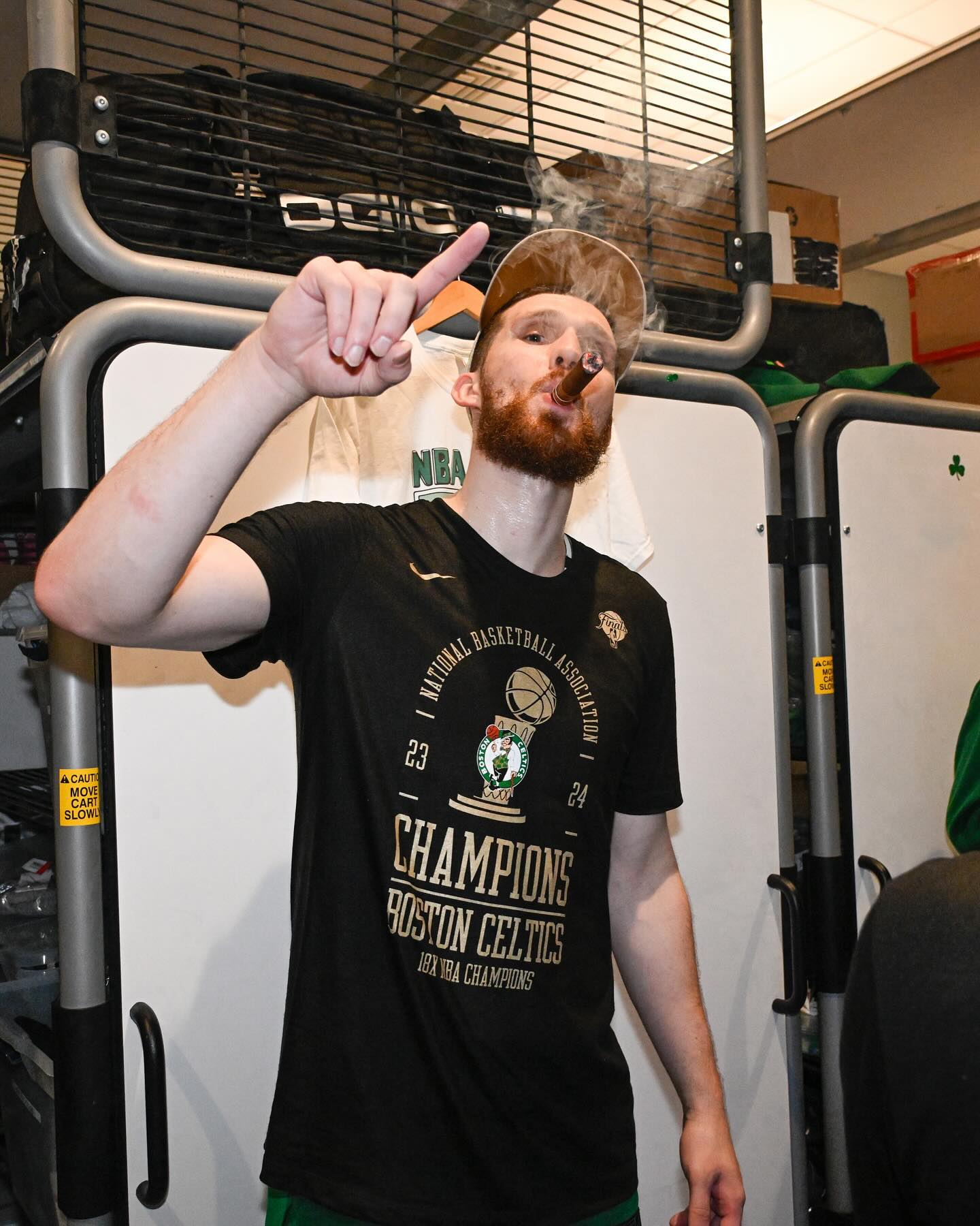 Український чемпіон НБА провів перше тренування в новому клубі