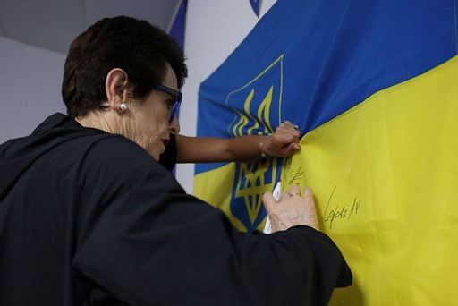 Легендарна Біллі Джин Кінг підтримала українських тенісисток перед матчем з Іспанією