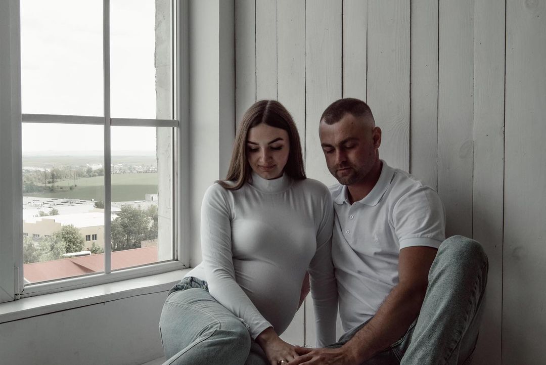 Поливали водою та били по лицю. На Хмельниччині лікарі травмували жінку під час пологів, а дитина потрапила в реанімацію