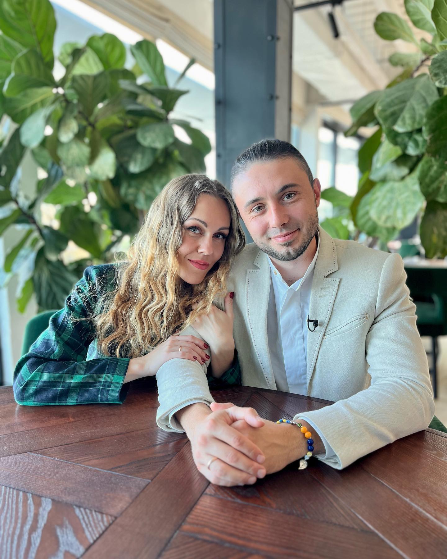 Alyosha відповіла на чутки про розлучення з Тарасом Тополею