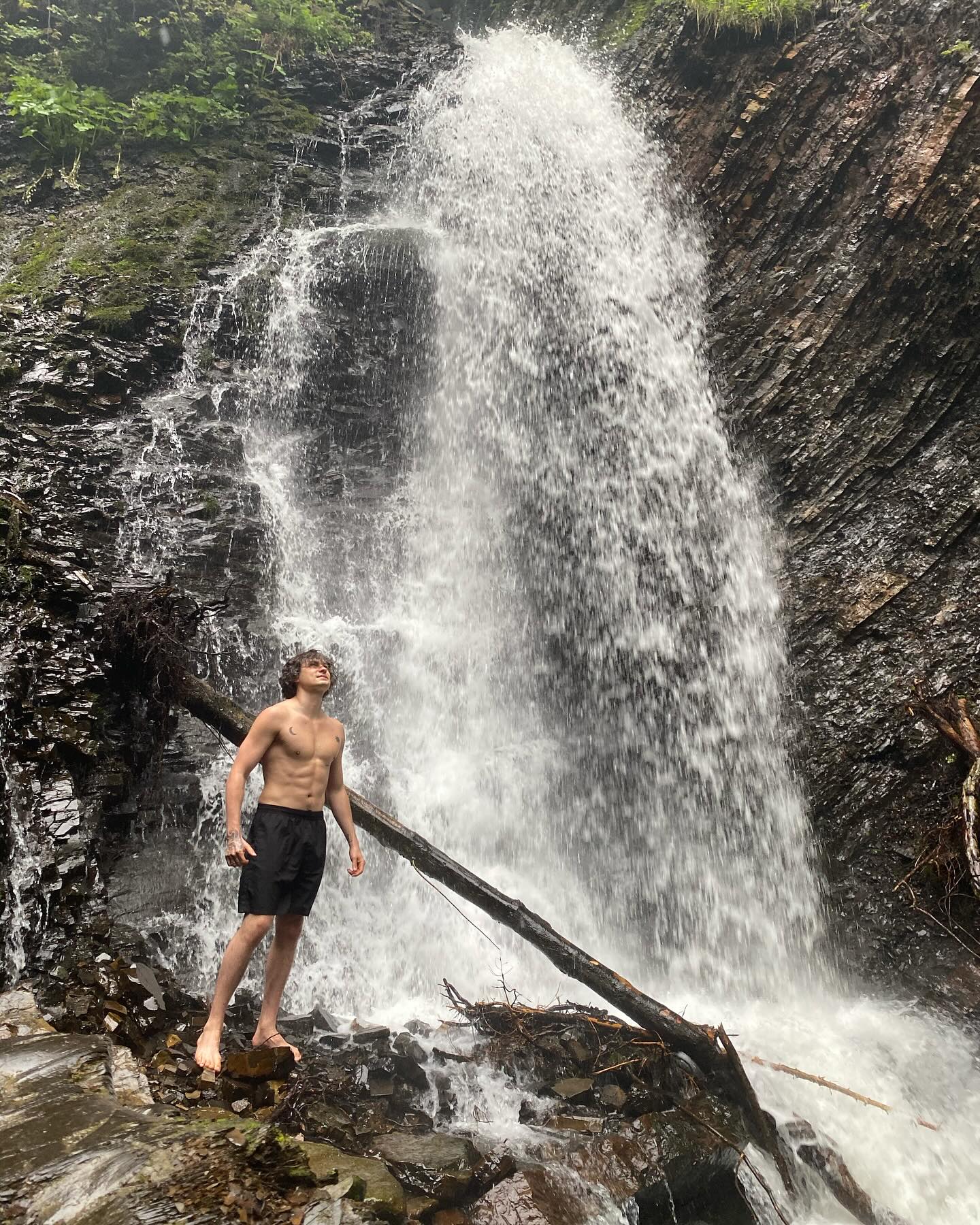 Жена Евгения Кота публично и нежно обратилась к нему: в чем дело