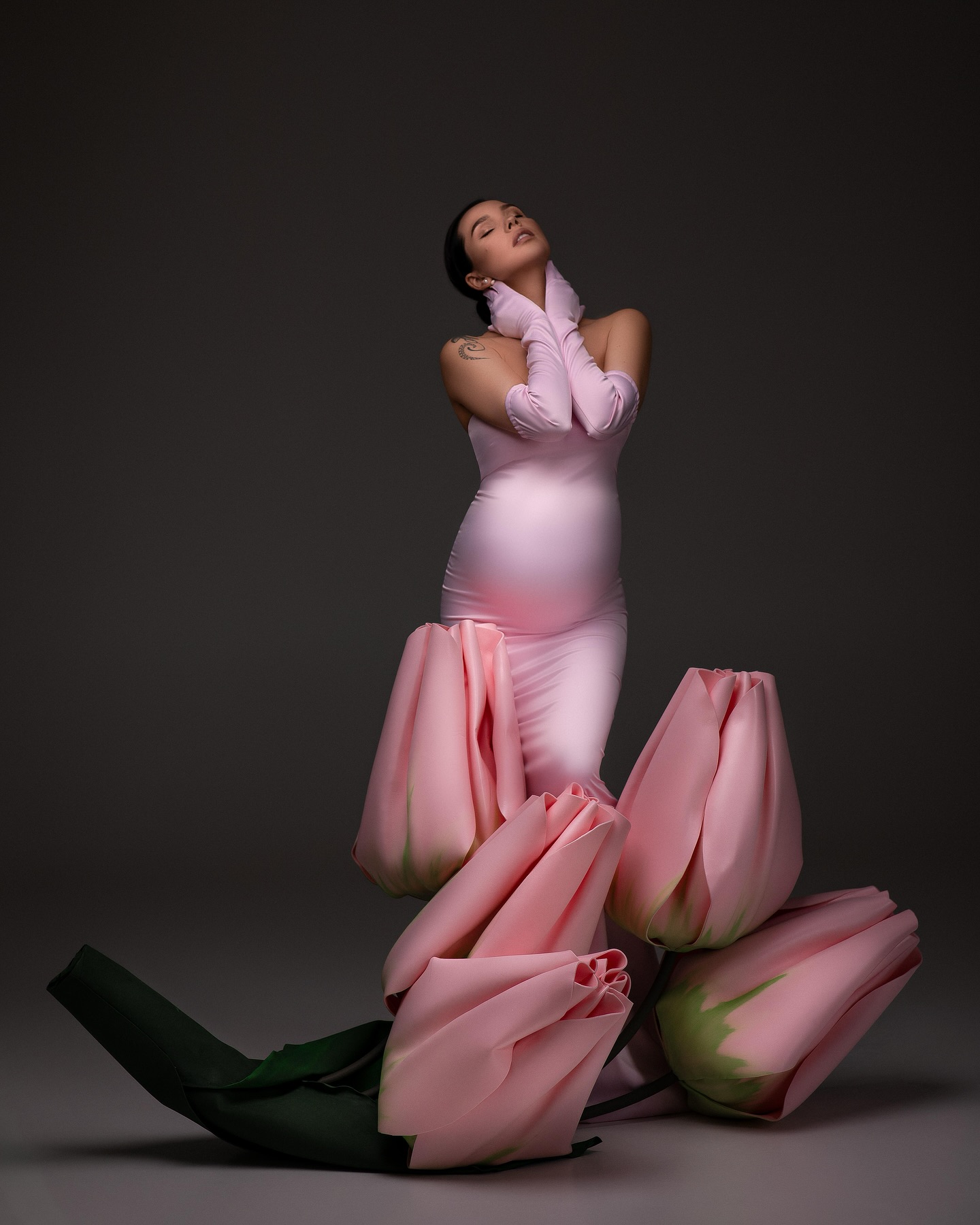 "В очікуванні квіточки": дружина Євгена Кота зачарувала знімками з нової фотосесії