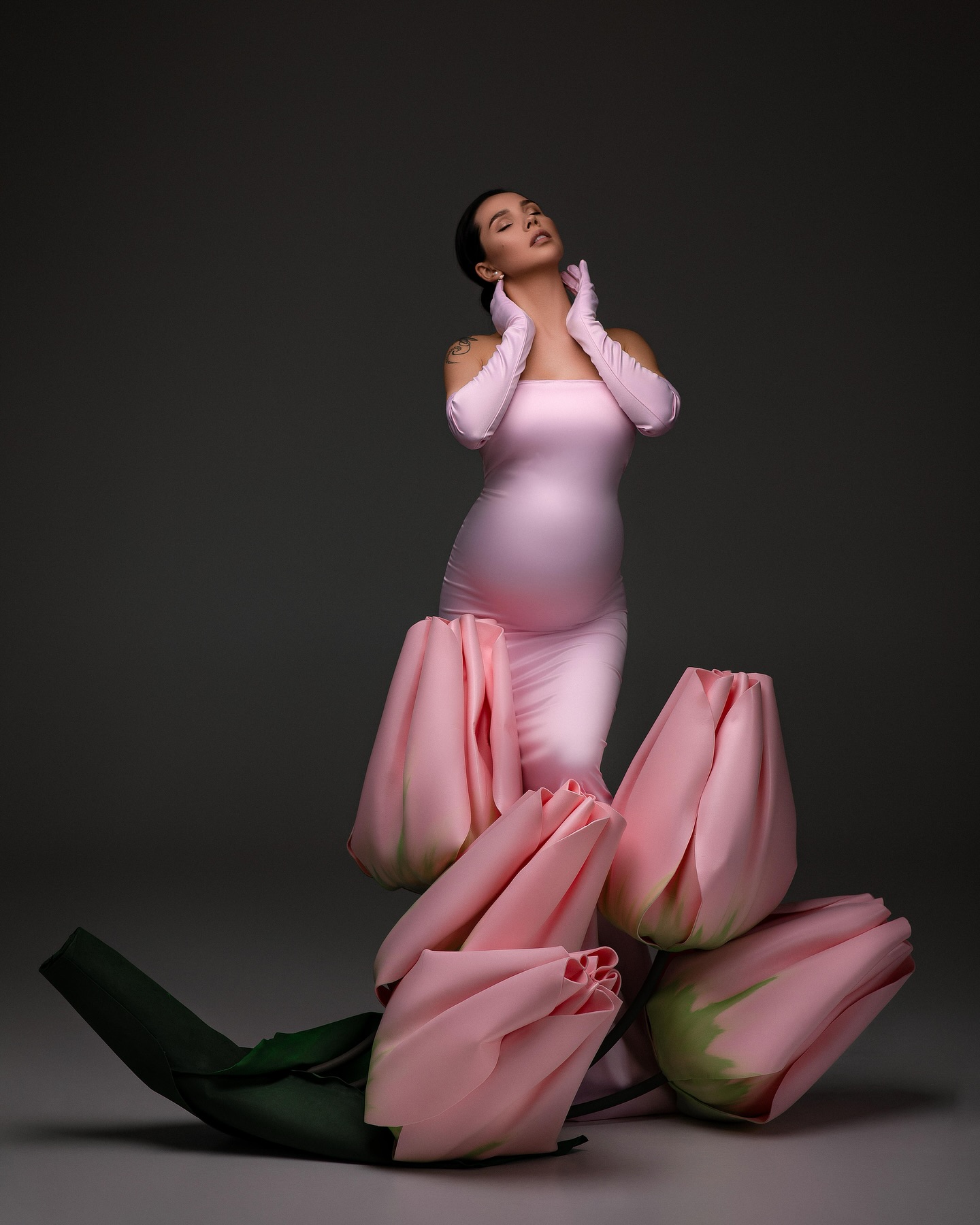 "В очікуванні квіточки": дружина Євгена Кота зачарувала знімками з нової фотосесії