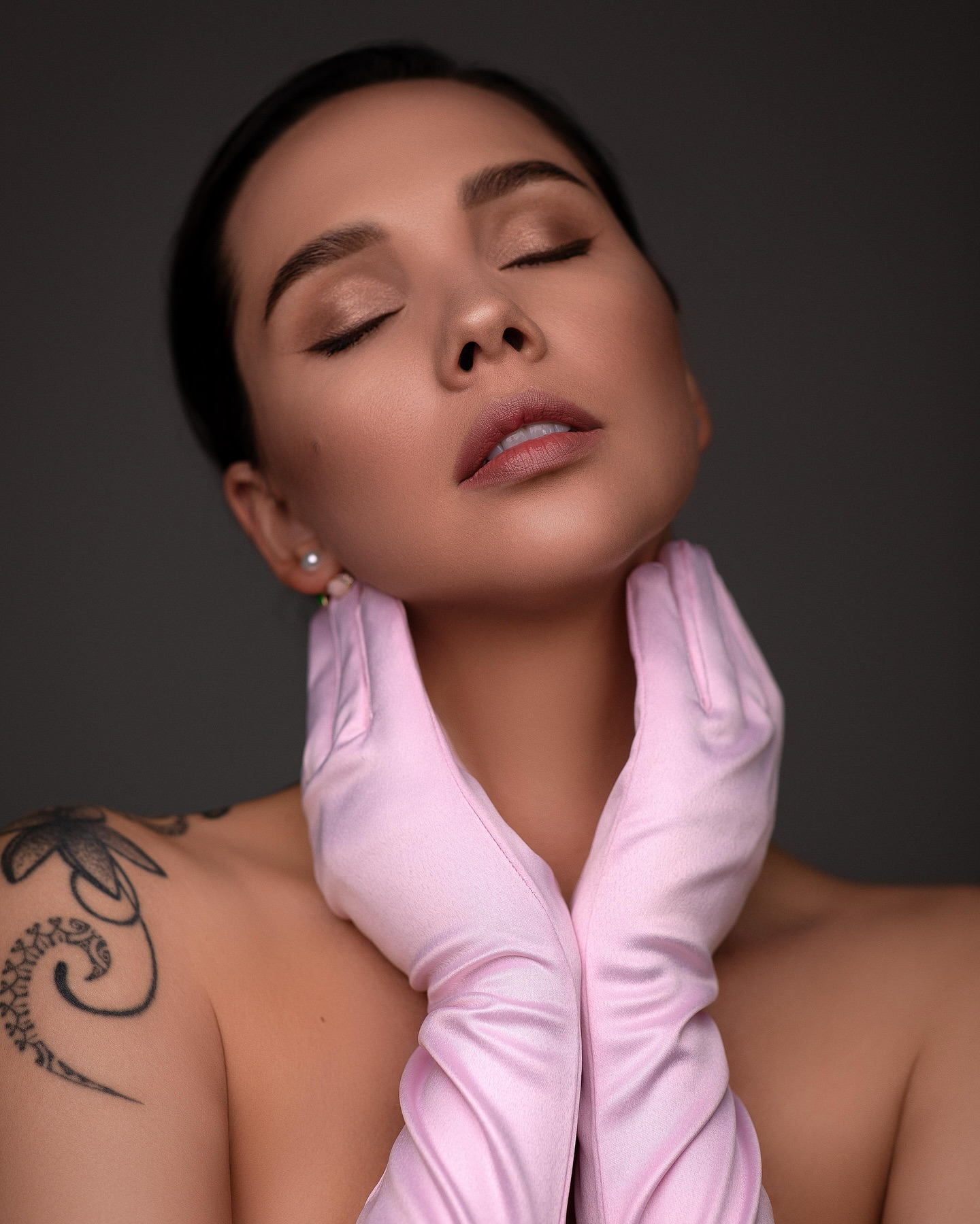 "В очікуванні квіточки": дружина Євгена Кота зачарувала знімками з нової фотосесії