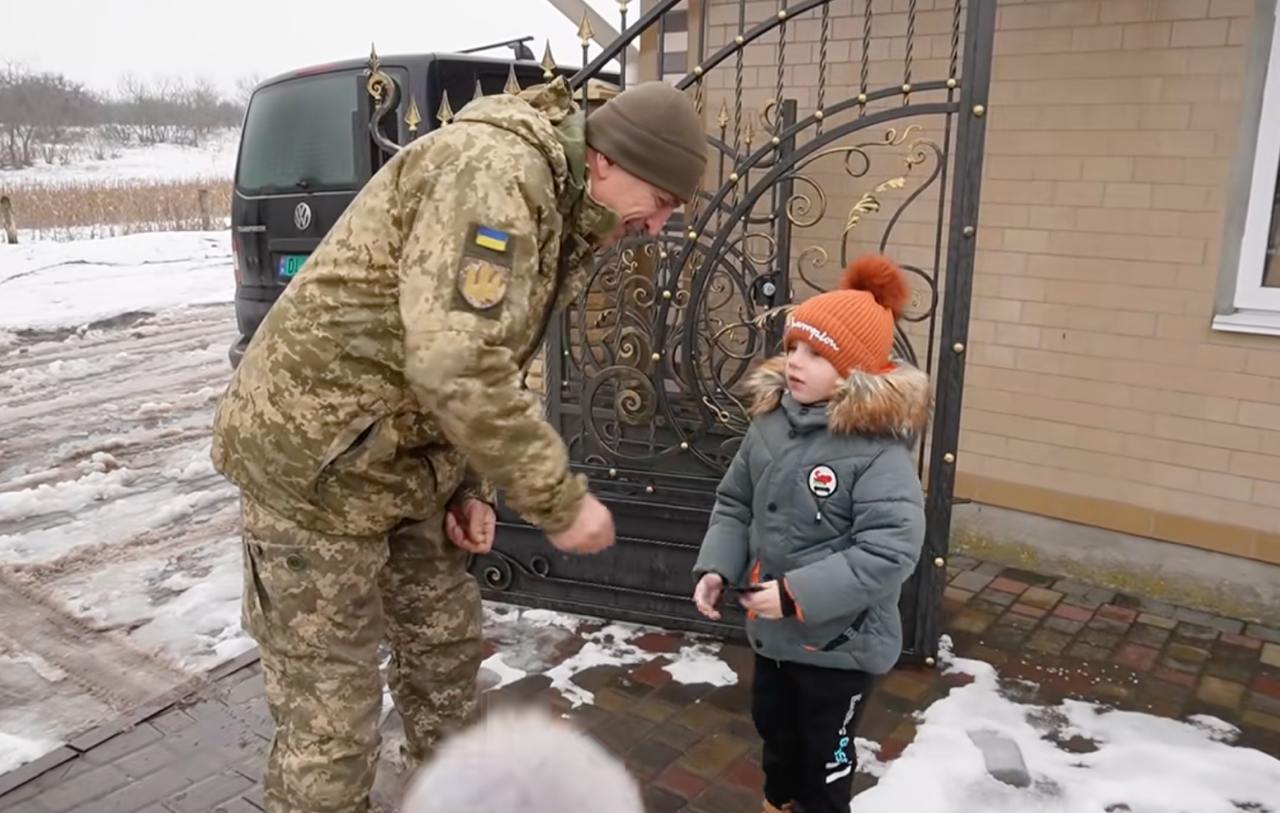 Мальчик из мема "Скоро вже буде Паска" вырос, и вот как он выглядит сейчас (фото)